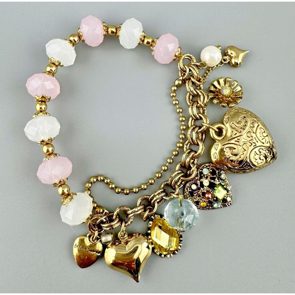 Betsey Johnson Heart Charm Bracelet Pink White Beaded Gold Tone Stretch